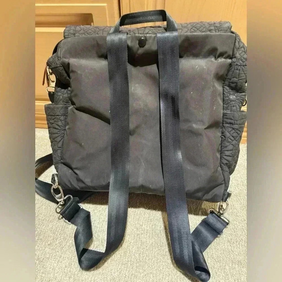 Petunia Pickle Bottom convertible diaper bag - Picture 3 of 3